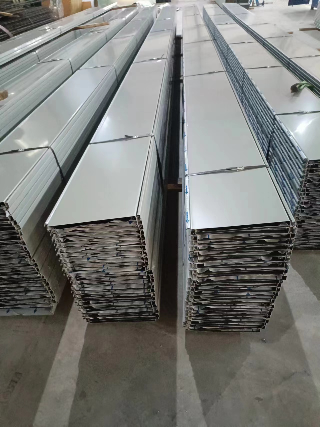 梅州铝镁锰屋面板金属屋面瓦金属屋面系统